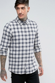 How to Wear a Flannel Shirt Like a Rockstar - The Trend Spotter