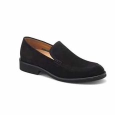 VINCE CAMUTO ARLEIGH - SUEDE LOAFER