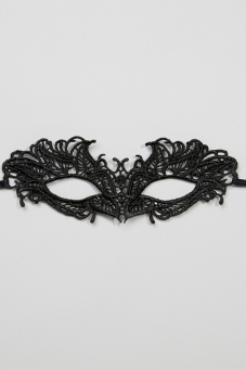 johnny-loves-rosie-halloween-lace-mask