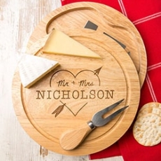 PERSONALISED HEART AND ARROW WEDDING CHEESE BOARD SET