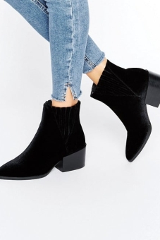 SOS RASCONI Pointed Chelsea Boots