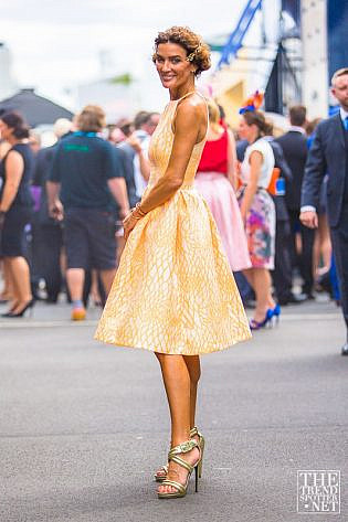 Photo by <a href="https://www.thetrendspotter.net/about"rel="nofollow" target="_blank">Colin Gold</a> Melbourne Cup 2014 Street Style