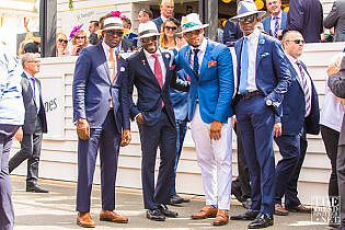 Photo by <a href="https://www.thetrendspotter.net/about"rel="nofollow" target="_blank">Colin Gold</a> Melbourne Cup 2014 Street Style