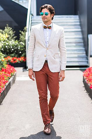 Photo by <a href="https://www.thetrendspotter.net/about"rel="nofollow" target="_blank">Colin Gold</a> The Best Street Style from Emirates Stakes Day 2014