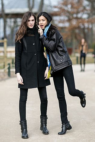 Photo by <a href=" http://bit.ly/1OkDrPJ" rel="nofollow" target="_blank">Vincenzo Grillo</a> Models off Duty Paris Fashion Week AW 2015