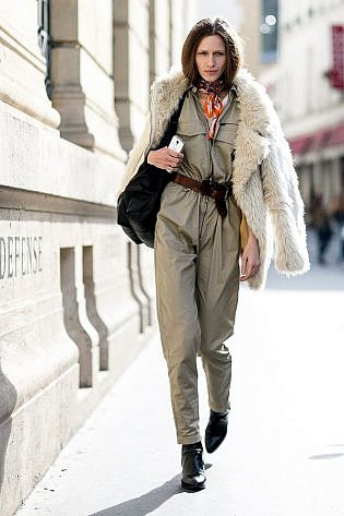 Photo by <a href=" http://bit.ly/1OkDrPJ" rel="nofollow" target="_blank">Vincenzo Grillo</a> Models off Duty Paris Fashion Week AW 2015
