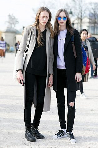 Photo by <a href=" http://bit.ly/1OkDrPJ" rel="nofollow" target="_blank">Vincenzo Grillo</a> Models off Duty Paris Fashion Week AW 2015