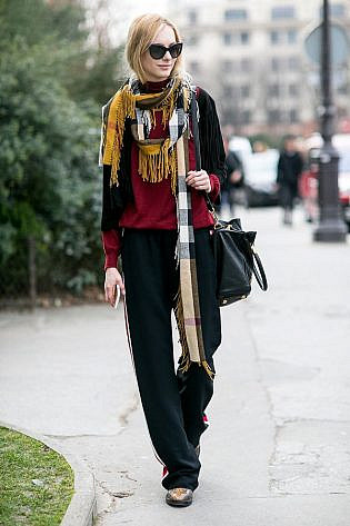 Photo by <a href=" http://bit.ly/1OkDrPJ" rel="nofollow" target="_blank">Vincenzo Grillo</a> Models off Duty Paris Fashion Week AW 2015