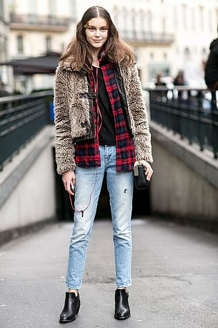 Photo by <a href=" http://bit.ly/1OkDrPJ" rel="nofollow" target="_blank">Vincenzo Grillo</a> Models off Duty Paris Fashion Week AW 2015