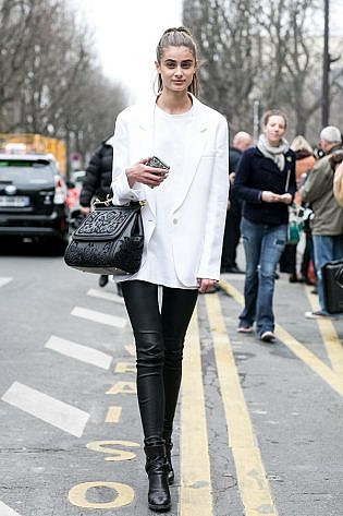 Photo by <a href=" http://bit.ly/1OkDrPJ" rel="nofollow" target="_blank">Vincenzo Grillo</a> Models off Duty Paris Fashion Week AW 2015