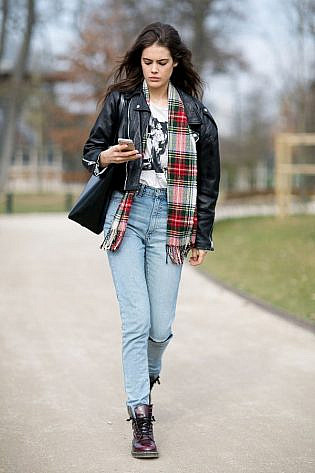 Photo by <a href=" http://bit.ly/1OkDrPJ" rel="nofollow" target="_blank">Vincenzo Grillo</a> Models off Duty Paris Fashion Week AW 2015