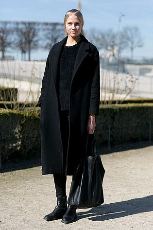 Photo by <a href=" http://bit.ly/1OkDrPJ" rel="nofollow" target="_blank">Vincenzo Grillo</a> Models off Duty Paris Fashion Week AW 2015