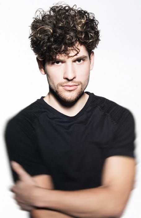 25 Sexy Curly/Wavy Hairstyles & Haircuts for Men - The ...