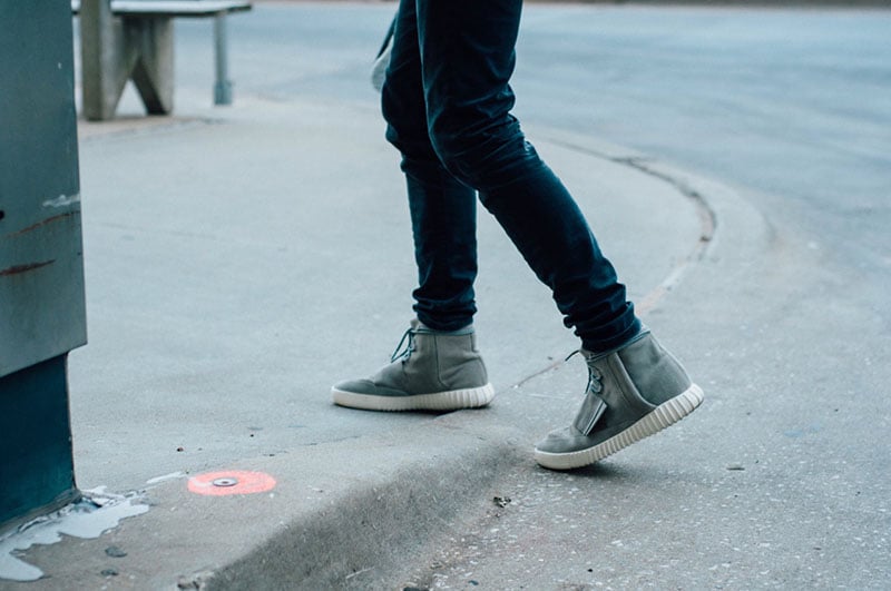 men sneaker street style trend materials