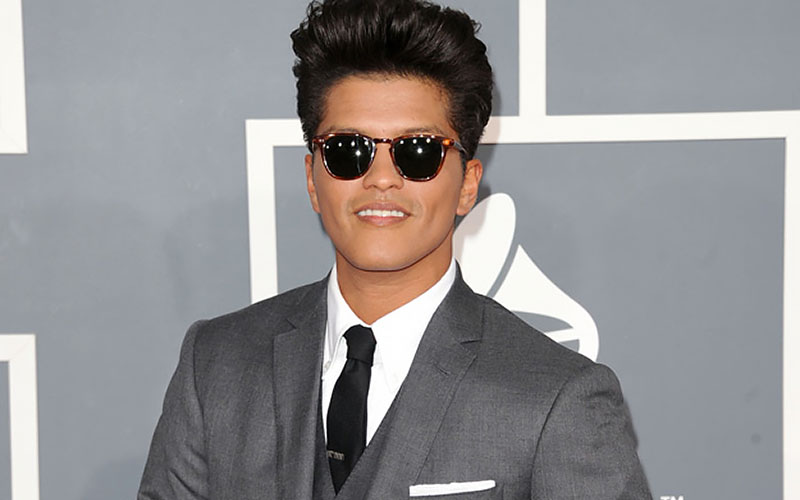 7 Best Quiff Hairstyles You Need to Try - The Trend Spotter 7 Best Quiff Hairstyles You Need to Try - The Trend Spotter