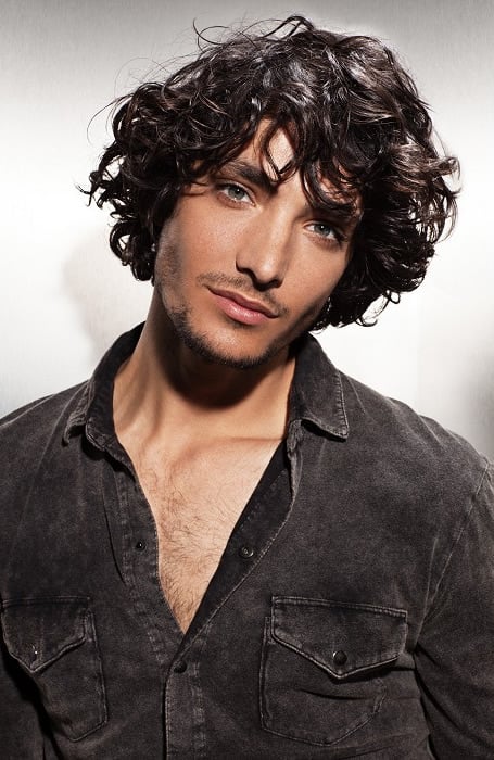 25 Sexy Curly Hairstyles Haircuts For Men In 2020 The Trend Spotter