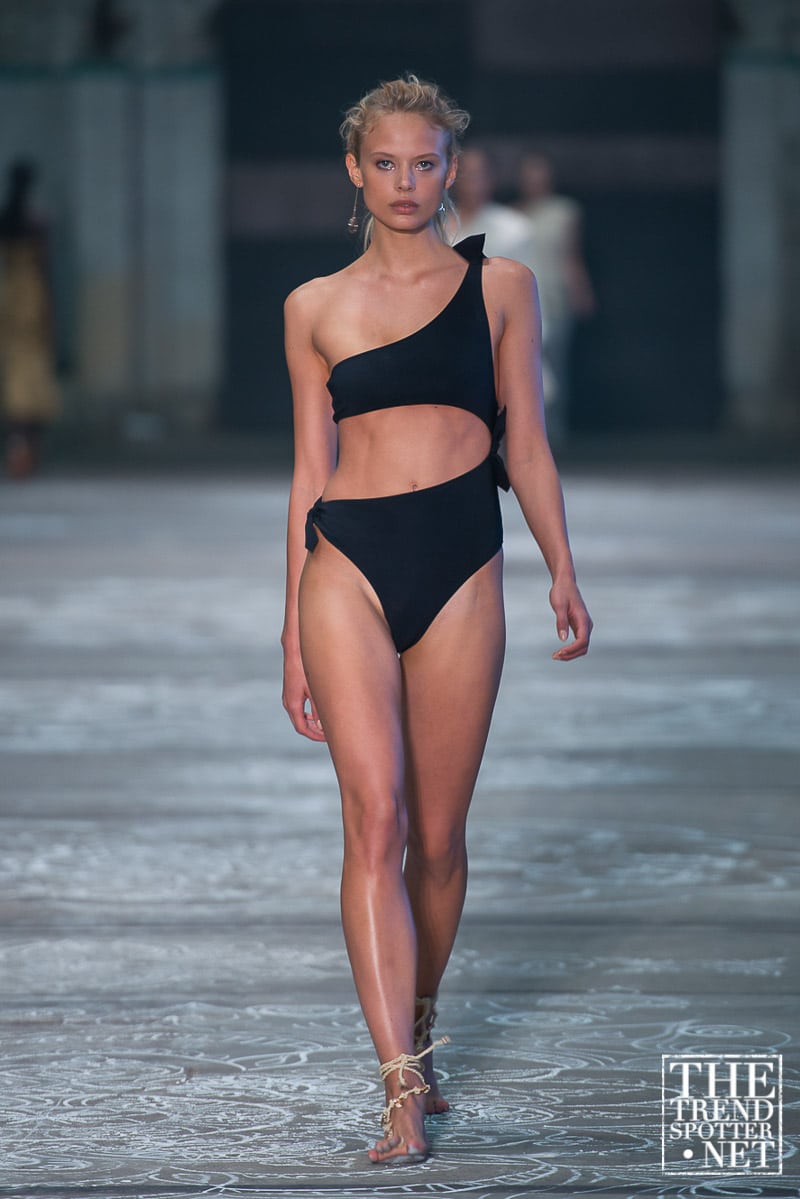 bec and bridge rent the runway