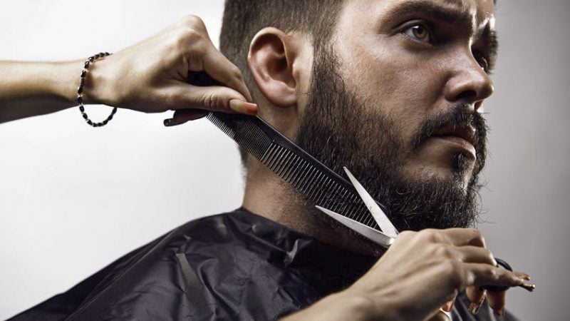 trimming your beard with clippers