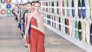 hugo-boss-embraces-virtual-reality-at-nyfw