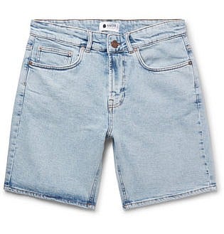 wearing converse with shorts