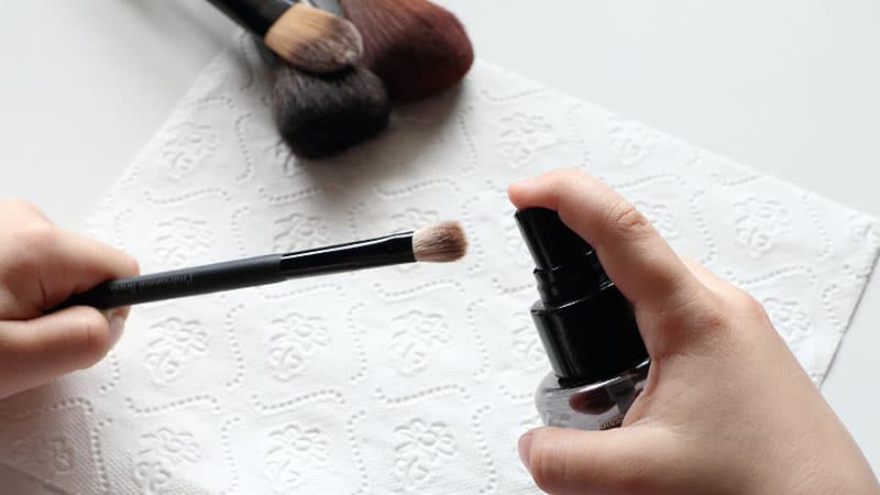 daily-clean-for-brushes