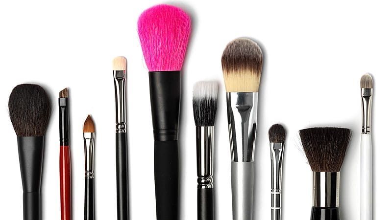 different-types-of-makeup-brushes