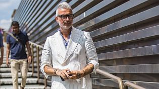 5 Expert Tips for Rocking Grey and Silver Hair