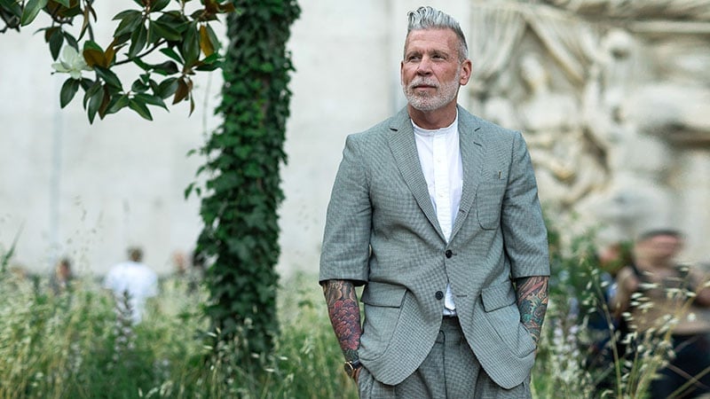 Pompadour gris texturé