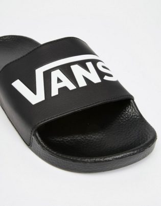 Vans Logo Slider Thongs In Black V4kiix6