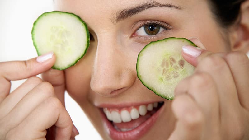 Use Natural Products to Reduce Dark Circles