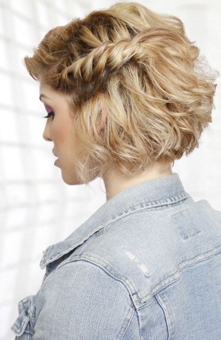 35 Easy Hairstyles & Haircuts for Short Curly Hair - The Trend Spotter