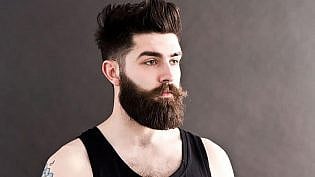 How-to-Trim-and-Fade-a-Beard-Neckline