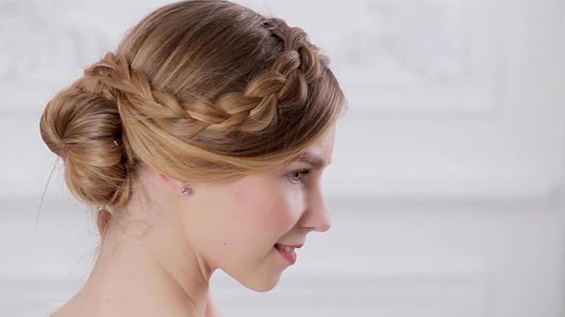 50 Stunning Prom Hairstyles To Copy In 2020 The Trend Spotter