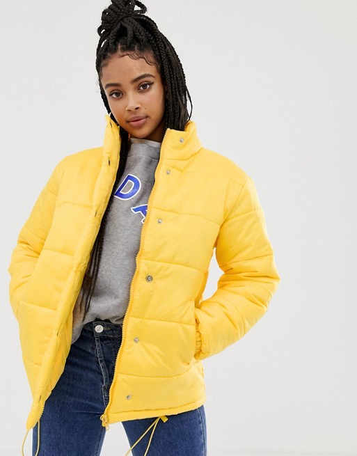How to Wear a Puffer Jacket (Women's Style Guide) - The Trend Spotter