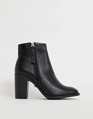 Oasis Ankle Boot With Side Zip In Black