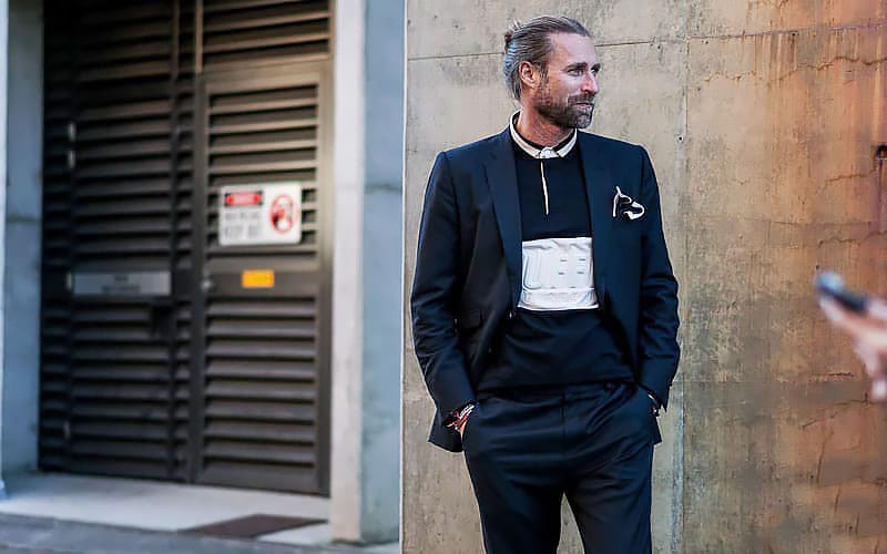 How to Wear a Black Blazer (Men's Style Guide) - The Trend Spotter