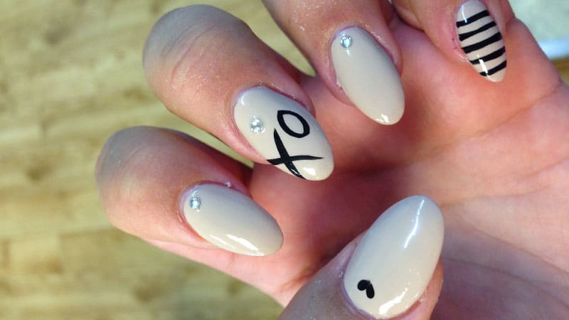 XO Almond Shaped Nails