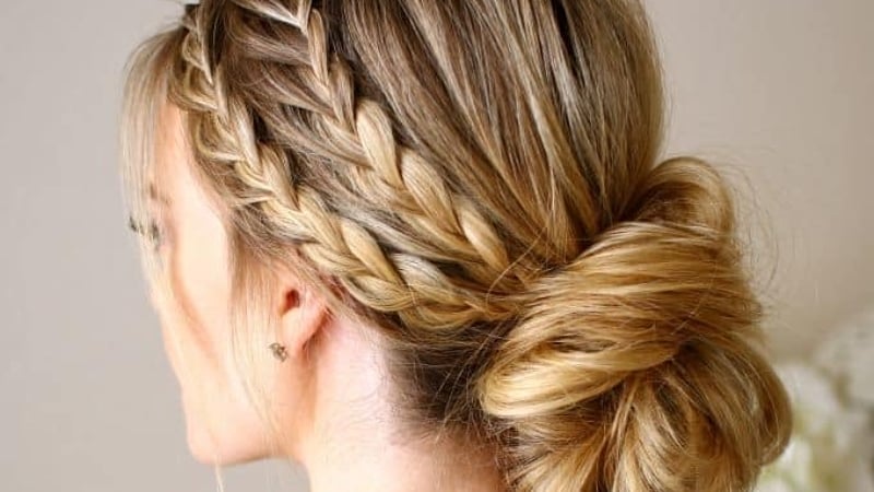 50 Stunning Prom Hairstyles To Copy In 2020 The Trend Spotter