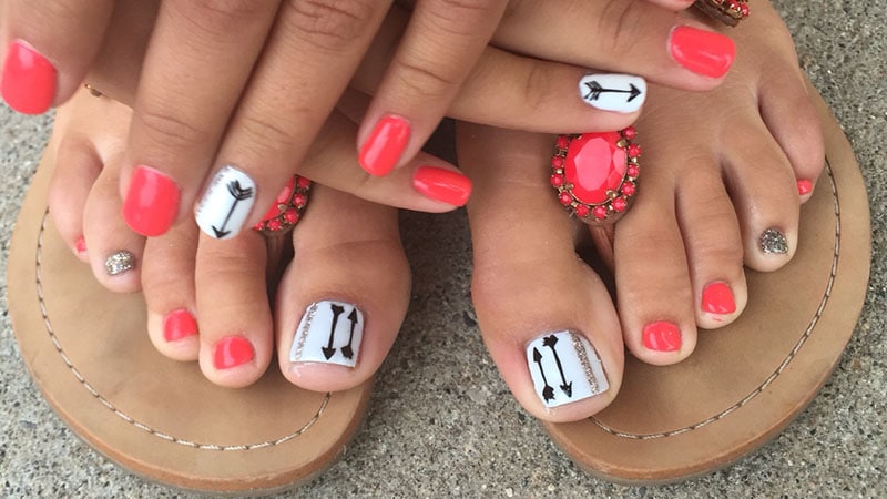 20 Cute And Easy Toenail Designs For Summer The Trend Spotter