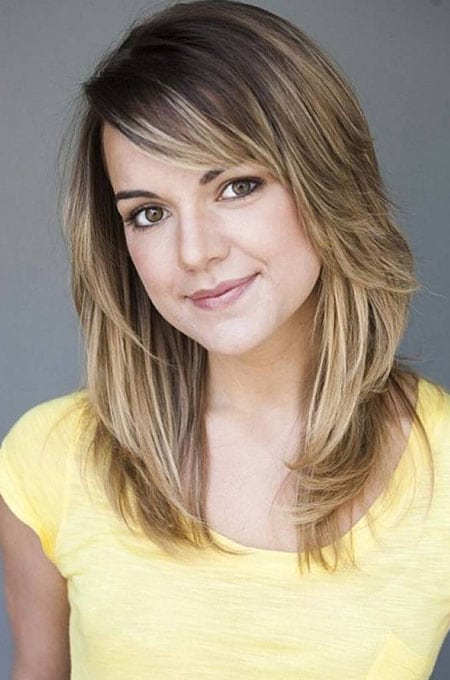 25 Shoulder Length Haircuts With Layers For Women