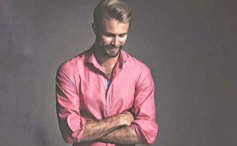 How to Wear a Pink Shirts