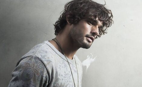 Best Medium Length Hairstyles & Haircuts For Men