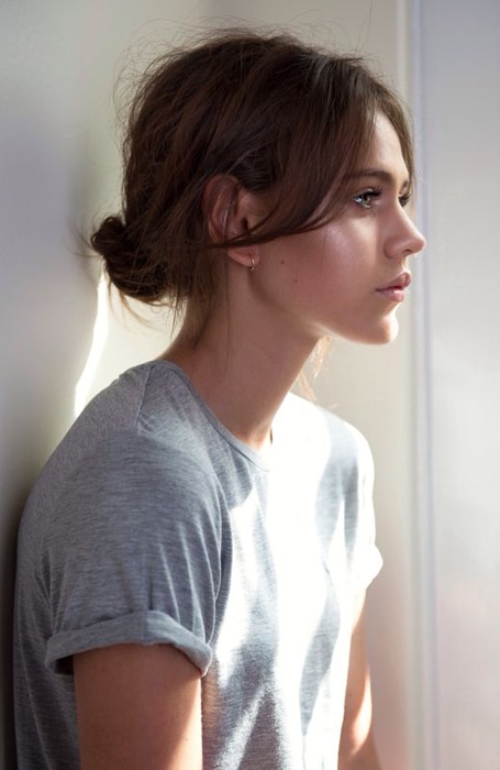 Download 15 Best Messy Bun Hairstyles For Women In 2021 The Trend Spotter