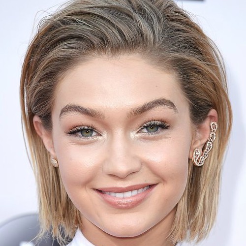 25 Chic Short Hairstyles For Thick Hair The Trend Spotter