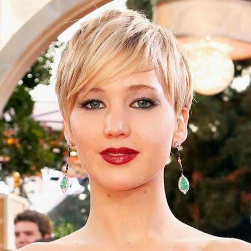 25 chic short hairstyles for thick hair in 2021  the trend