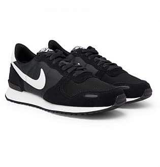 Nike Black Sneakers