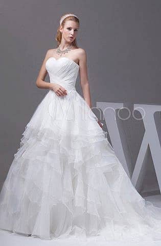 Backeless Wedding Dress Sweatheart Pleated Beading Lace Applique A Line Organza Tiered Chaple Train Bridal Dress