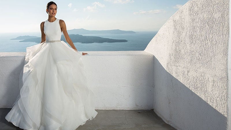 white outfit for beach wedding