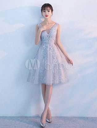 Lace Homecoming Dresses Light Grey Short Prom Dress V Neck Knee Length Cocktail Dress
