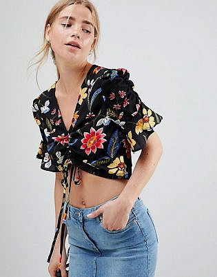 Blusa de té floral recortada Qed London